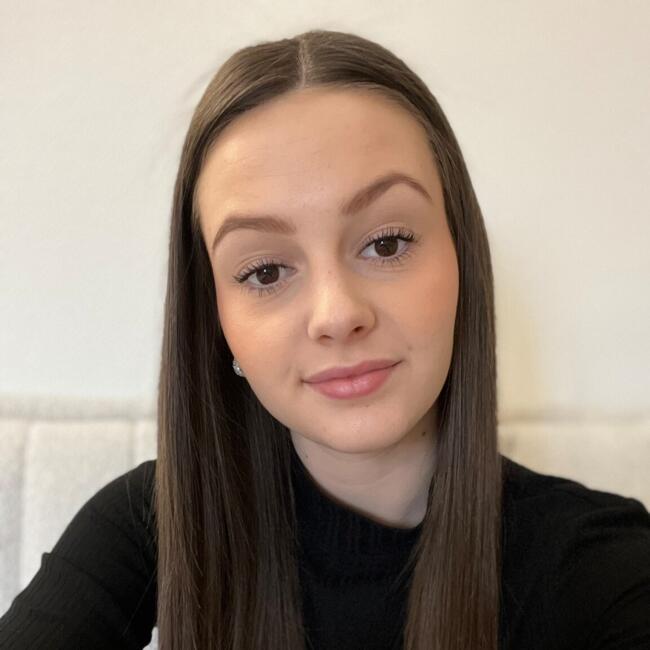 Babysitter in Sanchey: Emma