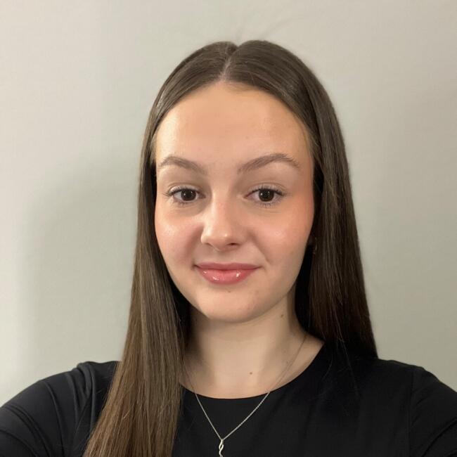 Babysitter in Sanchey: Emma