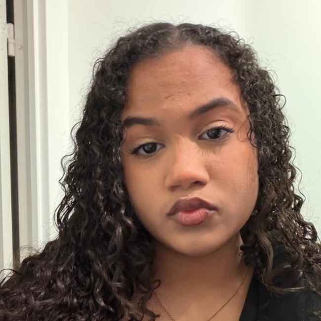 Babysitter in Élancourt: Jaely