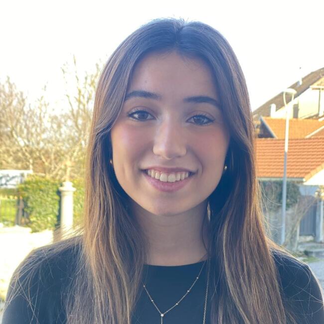 Babysitter in Saint-Julien-en-Genevois: Enji