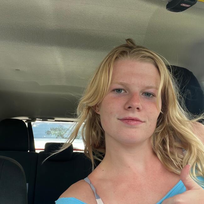 Babysitter in Gainesville: Isla