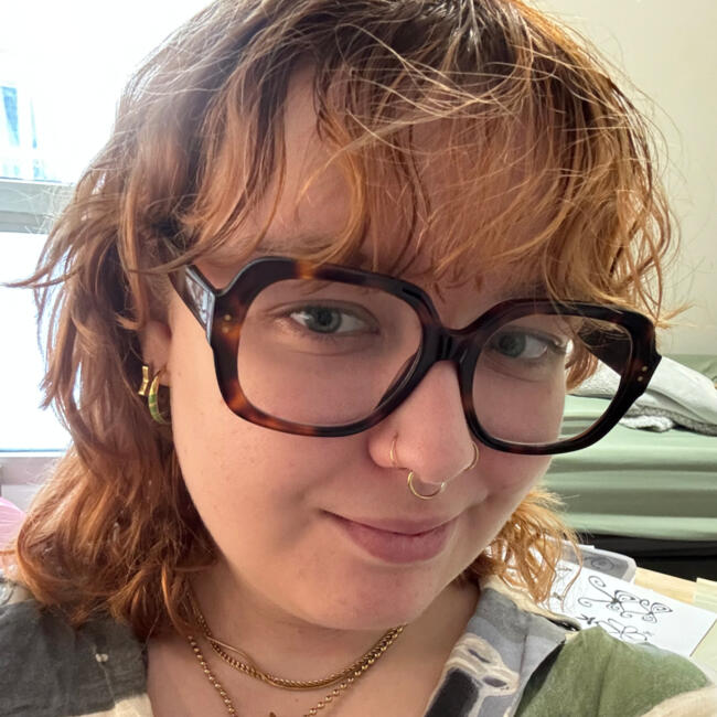 Babysitter in Paris: Julie