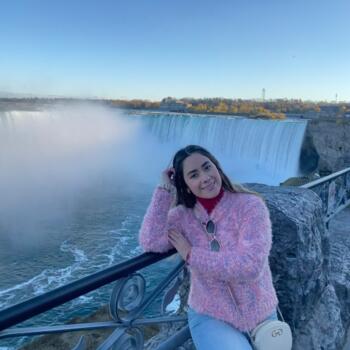 Baby-sitter in Vancouver: Yarely