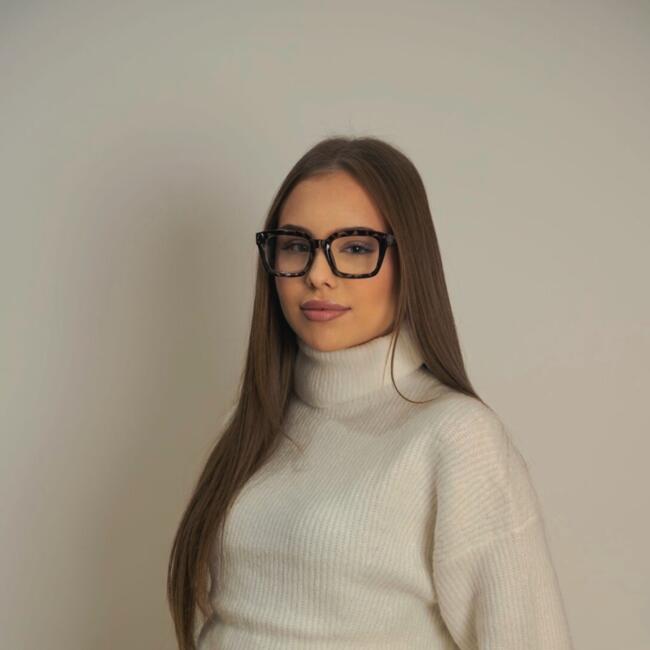 Babysitter in Manchester: Alexandra