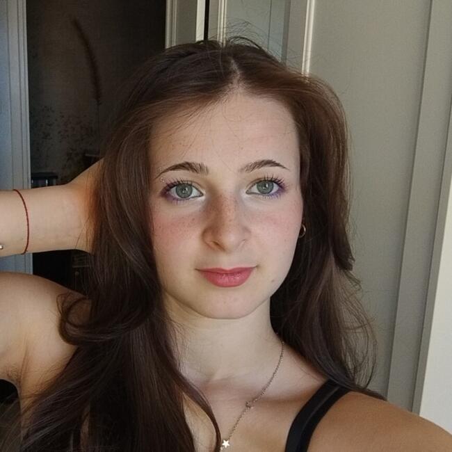 Babysitter in Clermont-Ferrand: Lila