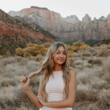 Babysitter in St. George: Sophie