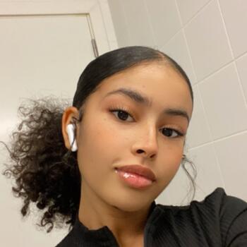 Baby-sitter in Bruxelles: Leïla