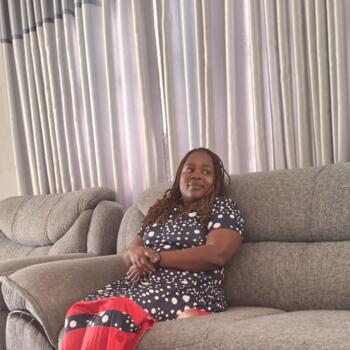 Baby-sitter in Port Elizabeth: Sharon