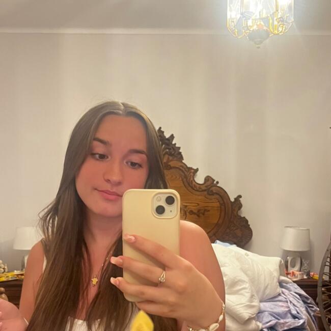 Babysitter in Saint-Hippolyte (Centre-Val de Loire): Clea