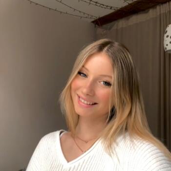 Babysitter in Quessoy: Enora