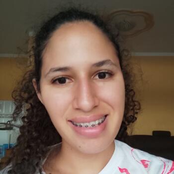 Babysitter in Santo Domingo de los Colorados: Naylyn