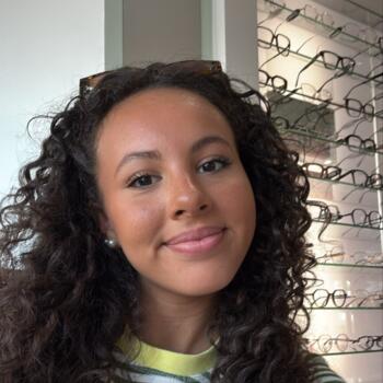 Babysitter in Les Clayes-sous-Bois: Maissa