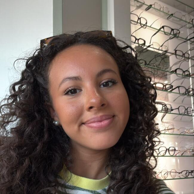 Babysitter in Les Clayes-sous-Bois: Maissa