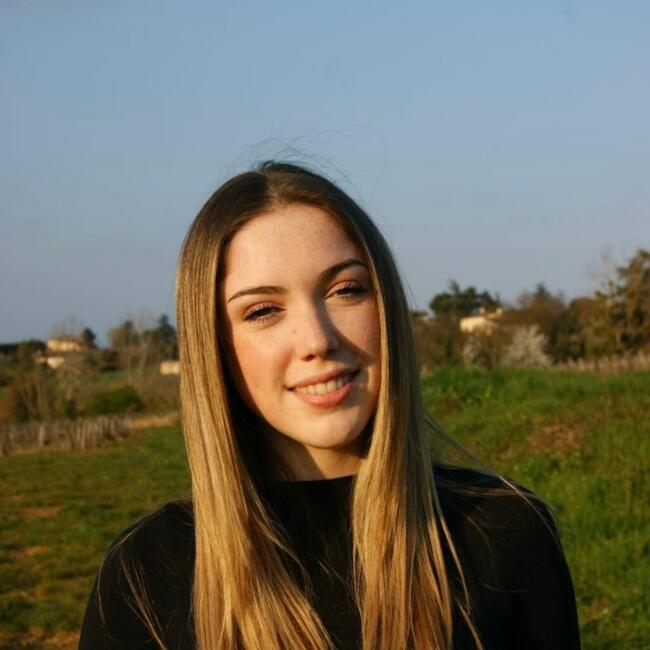 Babysitter in Lucenay: Morgane