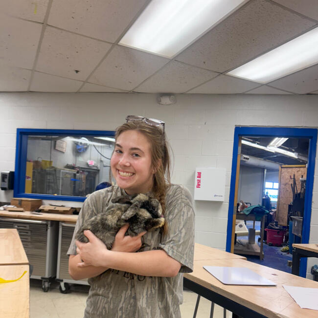 Babysitter in Bowling Green: Avery