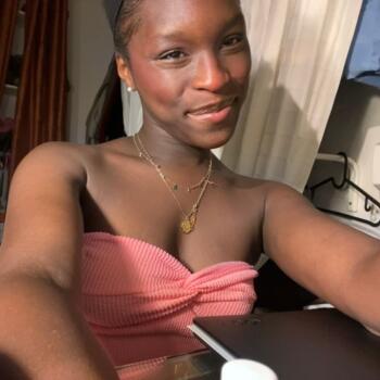 Babysitter em São Domingos de Rana: Melissa