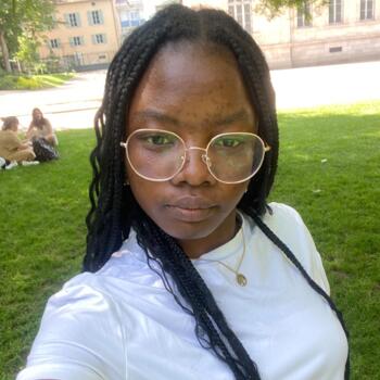 Babysitter in Le Puy-en-Velay: Royale