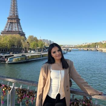 Babysitter in Ixelles-Elsene: Aya