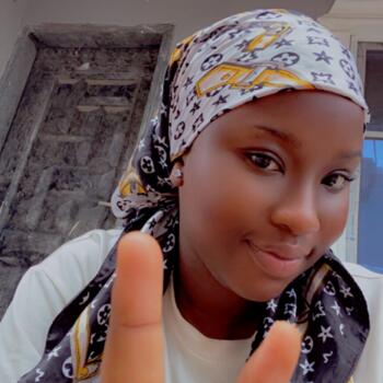 Babysitter Lagos: Dami