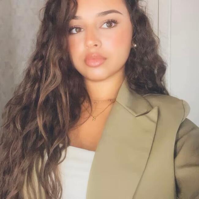 Babysitter in Maulévrier: Samia