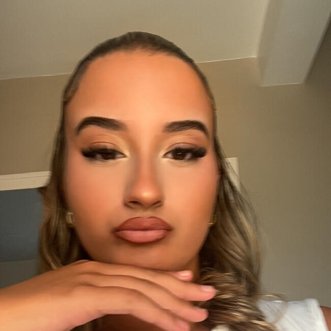 Nanny in Marmande: Miriam