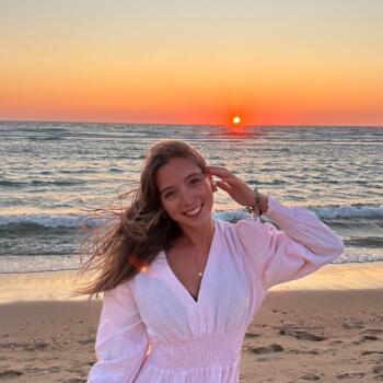 Babysitter in Bron: Emma