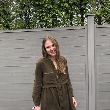 Baby-sitter in Erembodegem: Julie