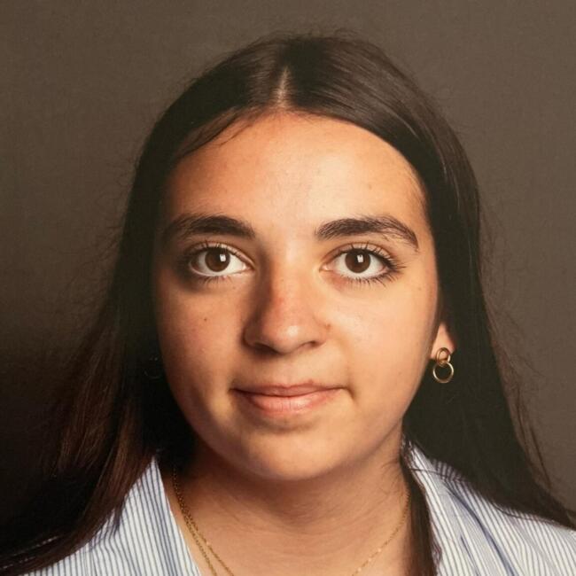 Babysitter in Bazouges-la-Pérouse: Valentine