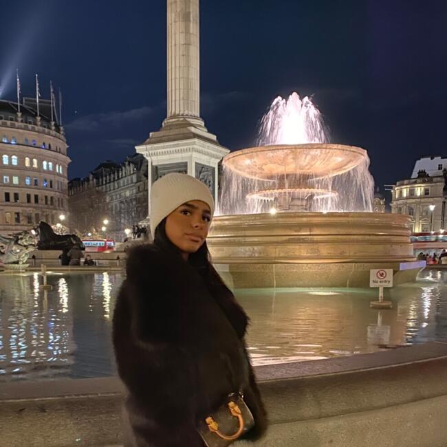 Babysitter in Ixelles-Elsene: Jennah