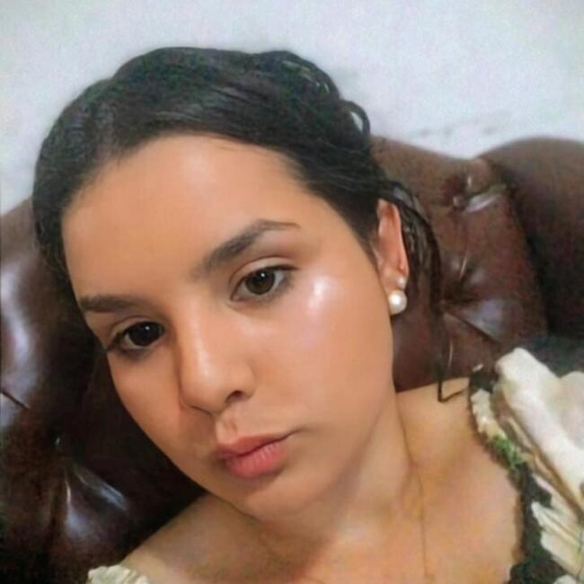 Babá em Maringá: Priscila