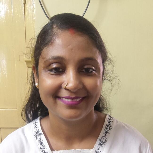 कोलकाता में बेबीसिटर: Priti