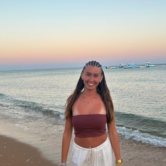 Babysitter in Almada: Madalena