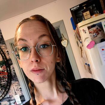 Babysitter Job in Habay-la-Neuve: Babysitter Job Sandy