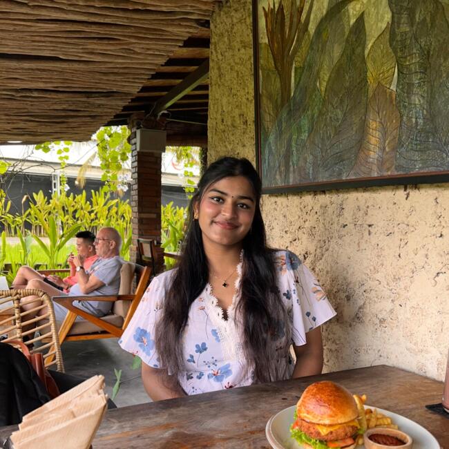 Babysitter in Singapore Island: Akshi