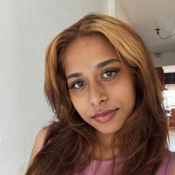 Babysitter in Bluff: Daylene