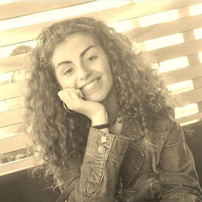 Babysitter in Vila Nova de Gaia: Ana