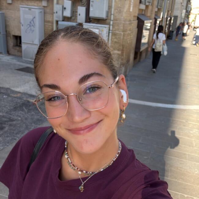 Babysitter in Ancona: Nora