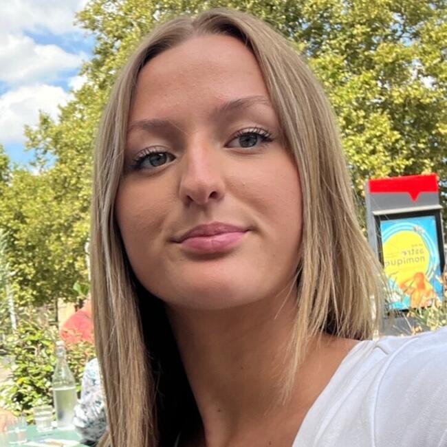 Babysitter in Bussy-Saint-Georges: Coline