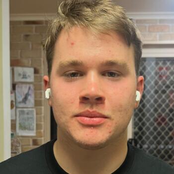 Babysitter in Port Macquarie: Joshua