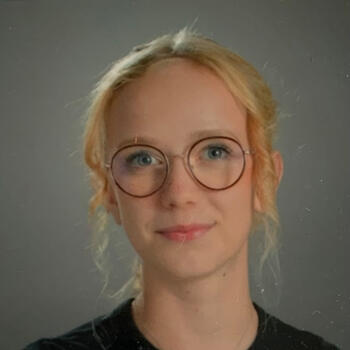 Babysitter in Domarin: Coline