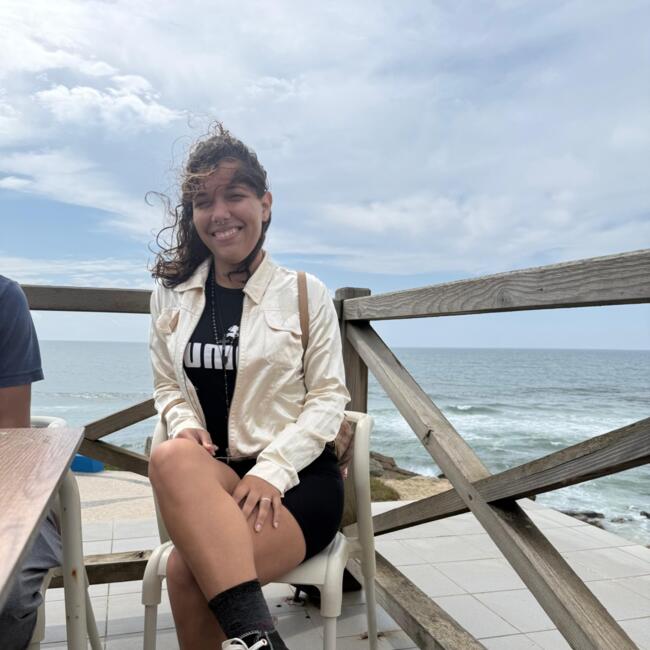 Babysitter em Carvide: Alessandra