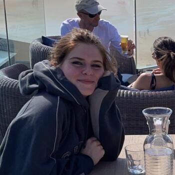 Babysitter in Woluwe-Saint-Lambert/Sint-Lambrechts-Woluwe: Olivia