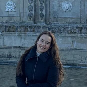 Babysitter in Le Pecq: Calie