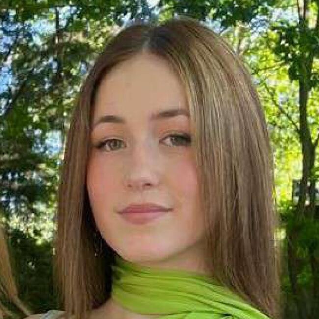 Babysitter in Granada: Maya