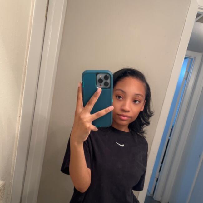 Babysitter in Fort Worth: Jade