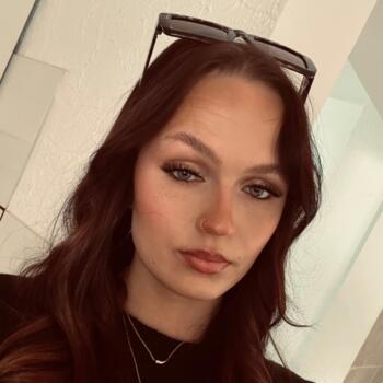 Babysitter in Dolga Brda: Lara