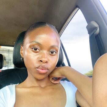 Babysitter in Scottburgh: Naomi