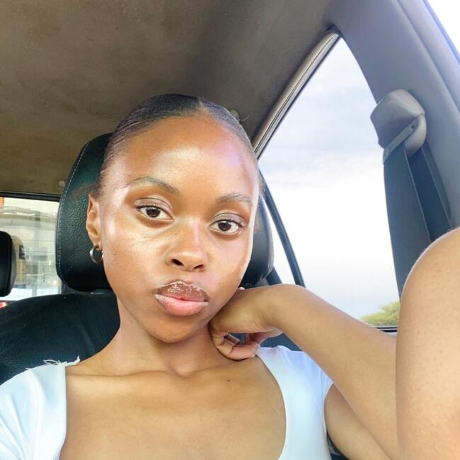 Babysitter in Scottburgh: Naomi