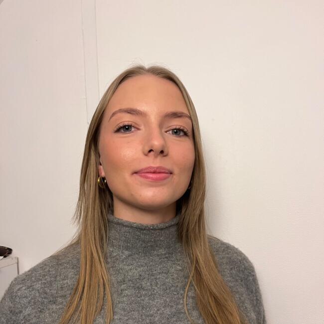 Babysitter in Mont-Saint-Aignan: Célia