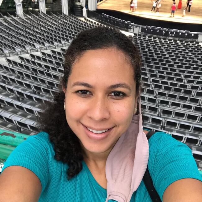 Emprego de babá em Santos: Juliana